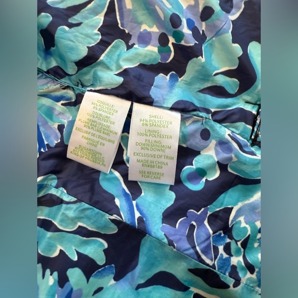 Lilly Pulitzer Velvet Down Puffer Vest Black Gold Buttons Size XS Print Lining - Picture 2 of 8